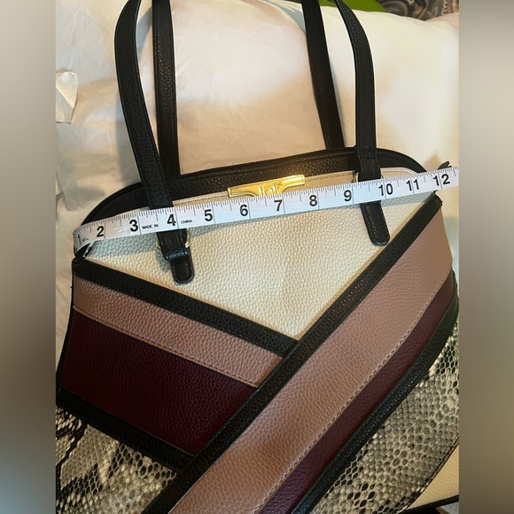 Ready for Fall! Liz Claiborne classic faux leather purse - Picture 13 of 13